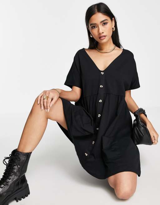 ASOS DESIGN - Sort smock-minikjole med gennemgående knapper og lommer