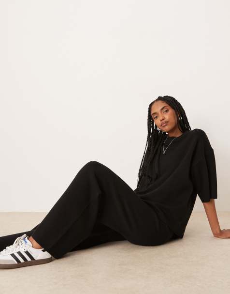 ASOS DESIGN - Sort sæt i kompakt strik med bukser og T-shirt med struktur - view 1