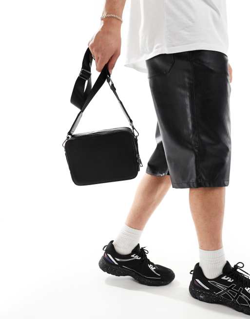 ASOS DESIGN - Sort stor crossbody-kamerataske i imiteret læder, 4 af 4
