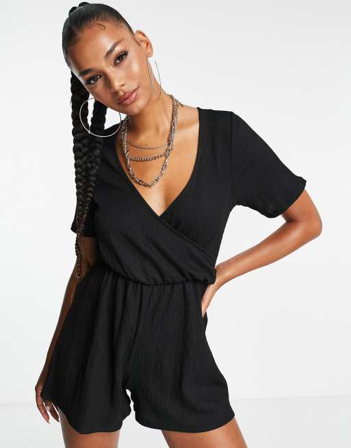 ASOS DESIGN - Sort strand-playsuit med slå-om og tekstur 