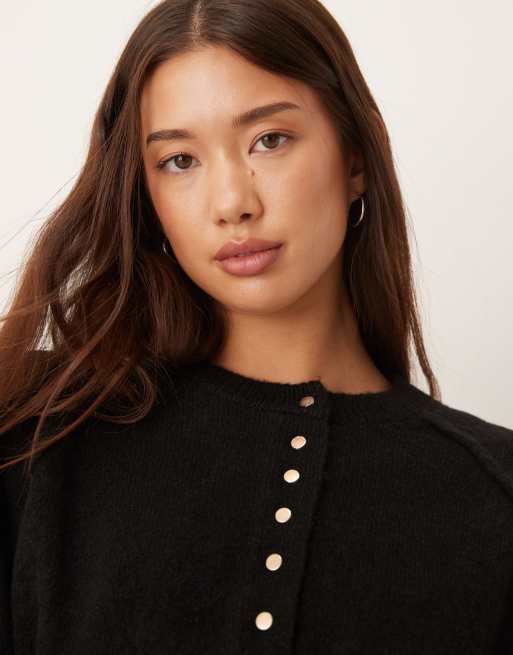 ASOS DESIGN - Sort strikket henley-trøje med lange ærmer og guldfarvede knapper - Del af sæt, 4 af 4