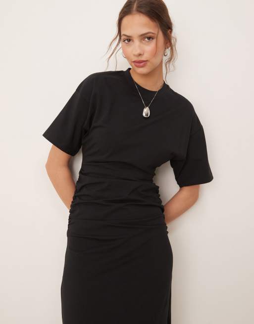 ASOS DESIGN - Sort T-shirt-kjole i midilængde med rund hals og rynker i siden, 2 af 4