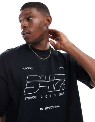 ASOS DESIGN - Sort T-shirt med firkantet og oversized pasform samt sportsgrafik - view 1