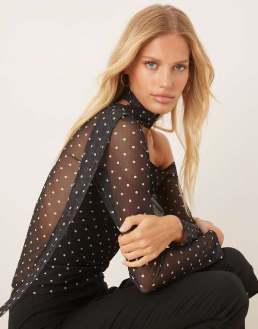 ASOS DESIGN - Sort top med asymmetrisk snit, lange ærmer, tørklædedetalje og polkaprikker i mesh, 3 af 4