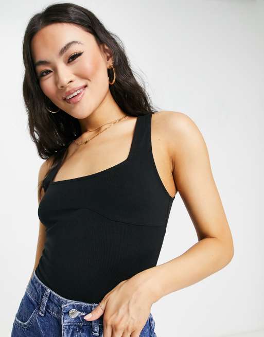 ASOS DESIGN - Sort top med firkantet hals og sømdetaljer ved brystet 