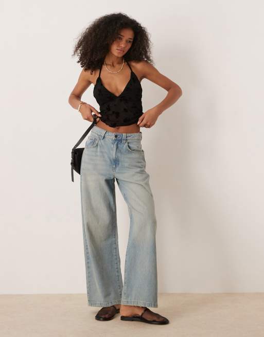 ASOS DESIGN - Sort top med halterneck, dyb udskæring og flæser i velouriseret mesh, 2 af 4