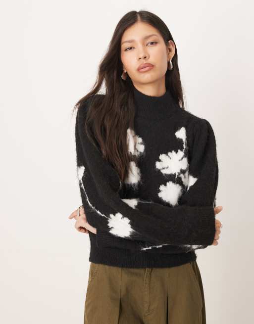 ASOS DESIGN - Sort trøje med hvide blomsterdetaljer og høj hals i børstet strik, 2 af 4