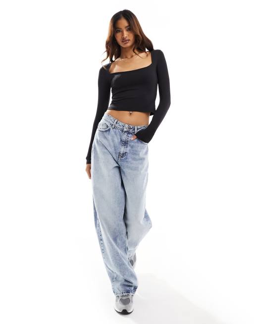 ASOS DESIGN - Sort tætsiddende top med hjerteformet hals