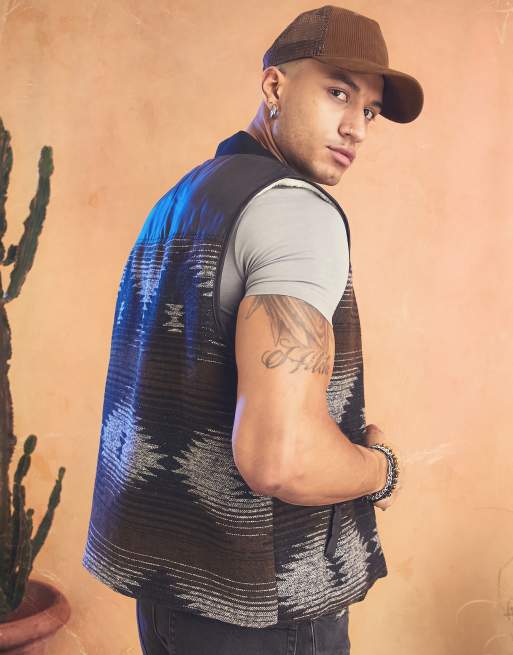 ASOS DESIGN - Sort vest med broderi, klip-og-sy-paneler og aztekermønster i imiteret lammeskind , 3 af 4