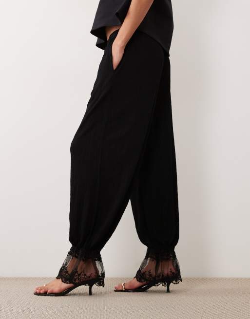 ASOS DESIGN - Sorte ballonbukser i krølstof med blondekanter - Del af sæt, 2 af 5