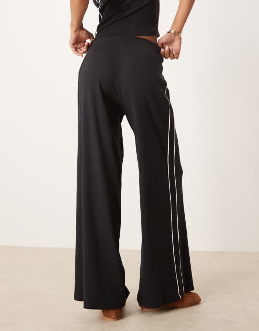 ASOS DESIGN - Sorte bukser med vide ben og kontrasterende striber - Del af sæt, 4 af 5