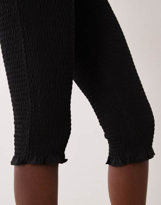 ASOS DESIGN - Sorte capri-bukseri bomuld med rynker og flæsekant, 3 af 5