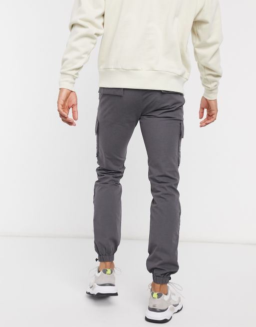 ASOS DESIGN — Sorte cargobukser med smal pasform og kvast, 2 af 4
