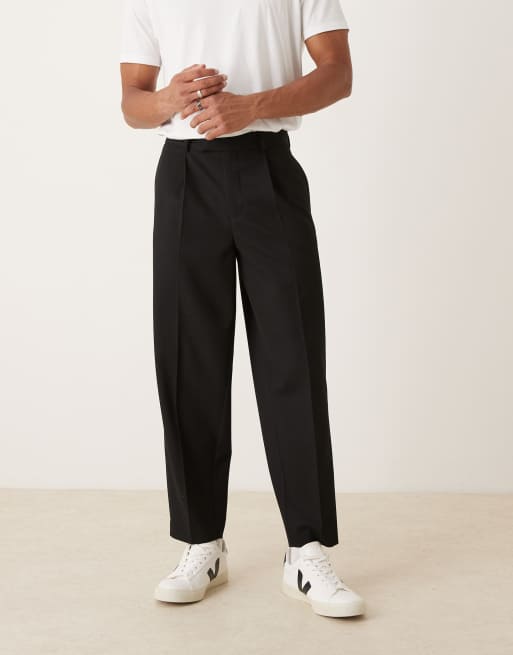 ASOS DESIGN - Sorte elegante tapered bukser med plisseringer og oversized pasform i mikrotekstur