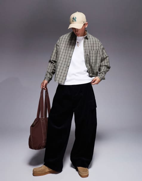ASOS DESIGN - Sorte fløjlsbukser i cargostil med plisseringer og oversized samt baggy pasform - view 1