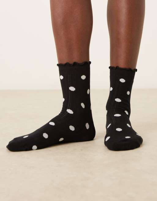 ASOS DESIGN - Sorte og hvide sokker med polkaprikker og flæsekant, 2 af 3