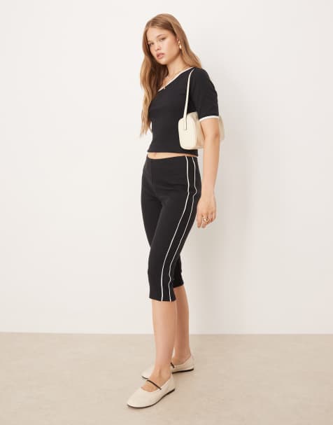 ASOS DESIGN - Sorte ribstrikket capribukser med kontrastfarvede tittekanter - Del af sæt - view 1
