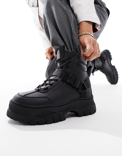 CerbeShops DESIGN — Sorte snørestøvler i imiteret læder med chunky sål