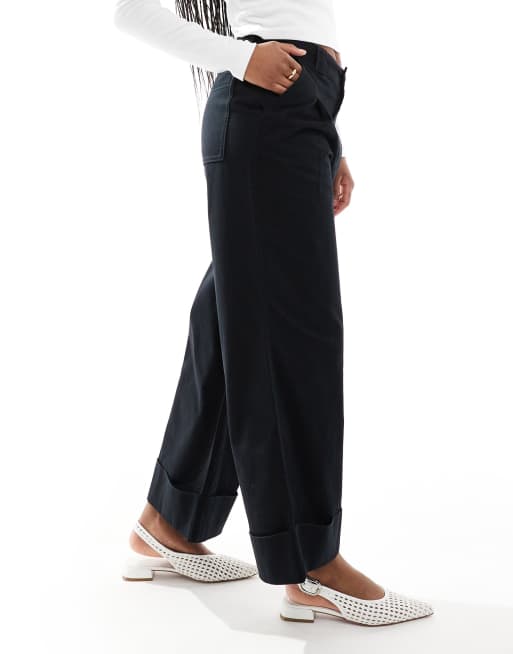 ASOS DESIGN - Sorte stumpebukser med vide ben med opsmøg i børstet materiale, 5 af 5