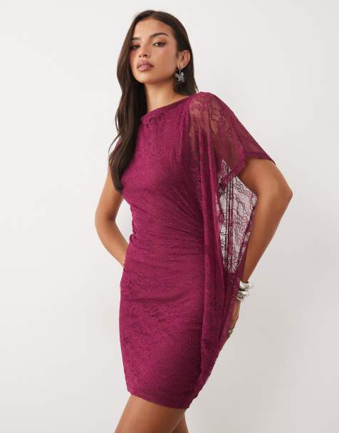 ASOS DESIGN spetsklänning med asymmetrisk capeärm i lila - view 1
