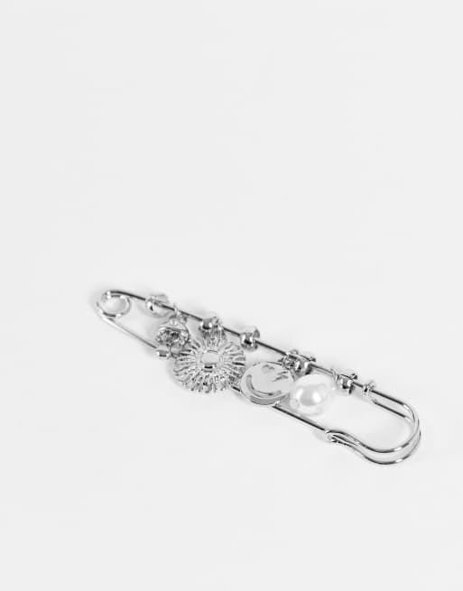 ASOS DESIGN - Spilla per rever con ciondoli e perle sintetiche, colore argento