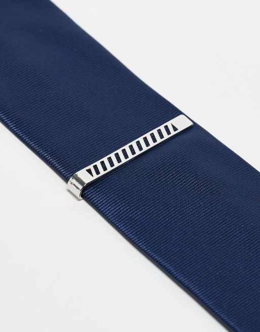 ASOS DESIGN – Spinka do krawata w kolorze srebra z wycinanym wzorem