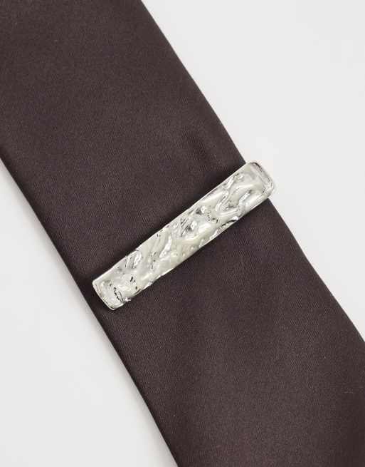 ASOS DESIGN – Spinka do krawata z efektem stopienia w kolorze srebra, 2 z 3