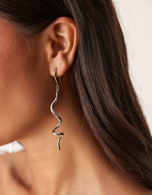 ASOS DESIGN – Spiralne długie kolczyki w kolorze srebra