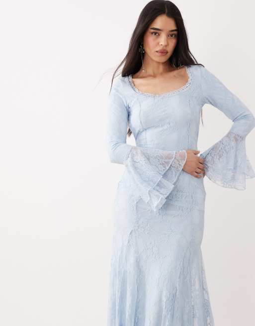 ASOS DESIGN – Spitzen-Maxikleid in Blau mit Godet-Einsätzen und ausgestellten Ärmeln, 2 von 4