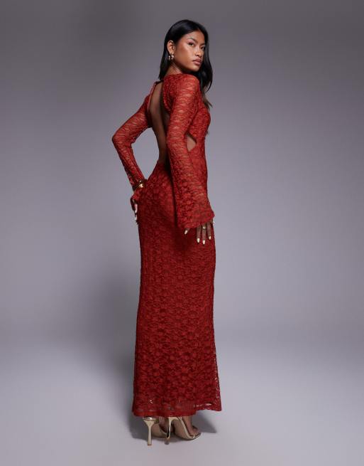 ASOS DESIGN – Spitzen-Maxikleid in Rot mit Trompetenärmeln und Cut-out vorne, 2 von 4