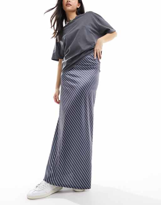 ASOS DESIGN – Spódnica maxi z satynowego diagonalu w paski