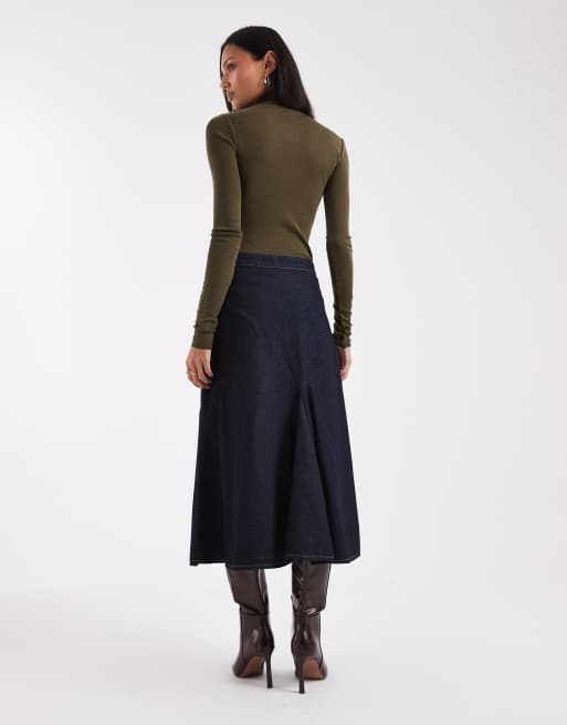 ASOS DESIGN – Spódnica midi z godetami w kolorze indygo, 4 z 5