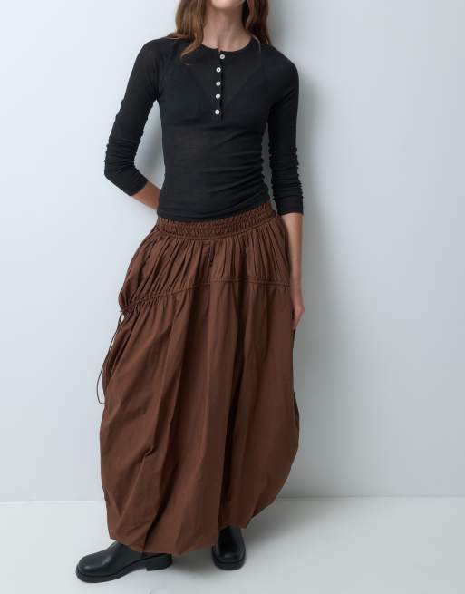ASOS DESIGN spódnica midi z regulowanym ściągaczem i kieszeniami w kolorze brązowym, 2 z 5