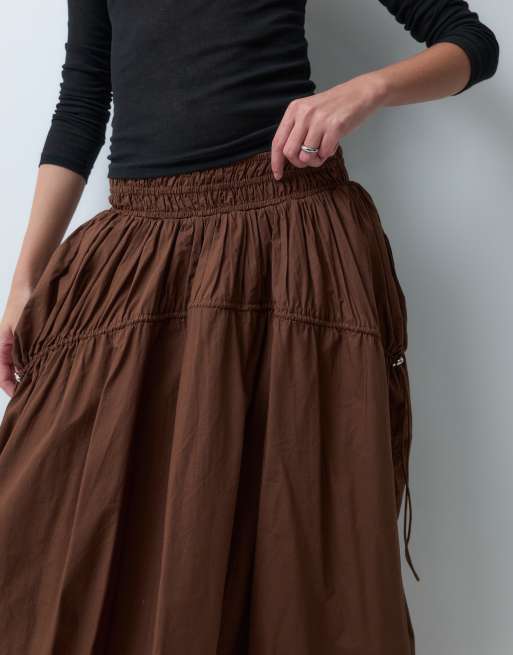 ASOS DESIGN spódnica midi z regulowanym ściągaczem i kieszeniami w kolorze brązowym, 3 z 5