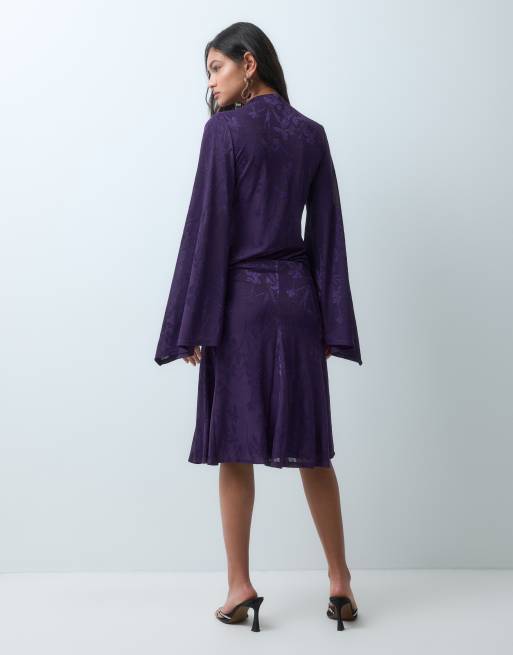 ASOS DESIGN spódnica midi z satyny devoré z metaliczną aplikacją w kolorze jeżynowym, 5 z 5