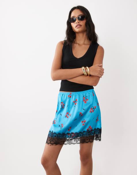 ASOS DESIGN spódnica mini z satynowym wykończeniem i koronkową lamówką w niebieski drobny wzór - view 1