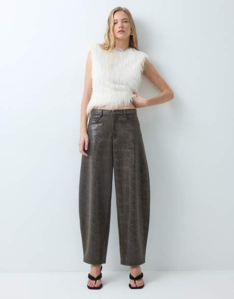 ASOS DESIGN spodnie barrel z efektem krokodyla we wzór brązowego węża - view 1