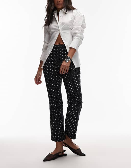 ASOS DESIGN – Spodnie o dopasowanym skróconym kroju z rozszerzanymi nogawkami w groszki, część zestawu