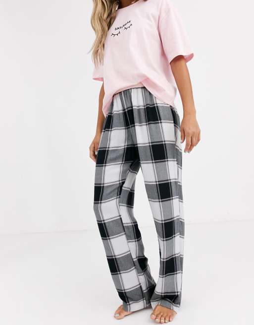 ASOS DESIGN – Mix & Match – Spodnie i koszulka z napisem Saturbae, 3 z 3