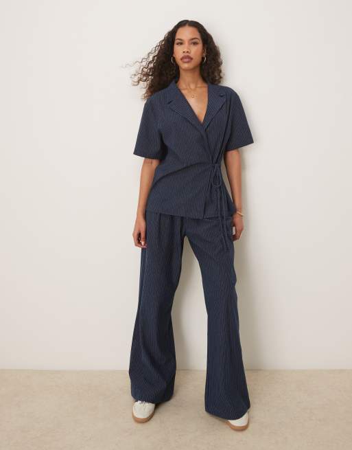 ASOS DESIGN – Spodnie z szerokimi nogawkami z materiału przypominającego denim, część zestawu