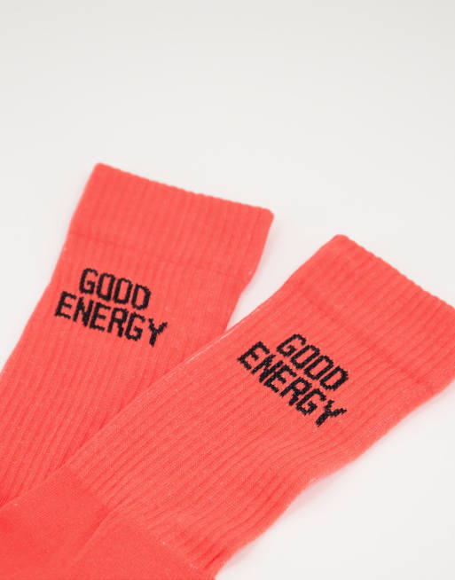 ASOS DESIGN – Sportsocken in Rosa mit „Good Energy“-Schriftzug, 3 von 4
