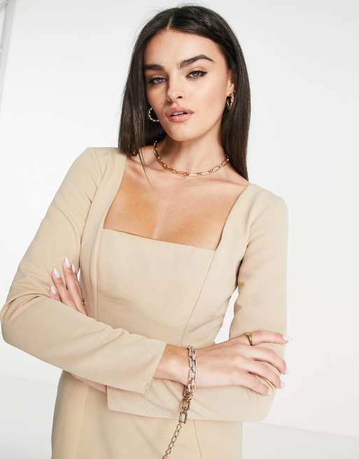 square neckline necklace  Unique clothes for women, Dressy