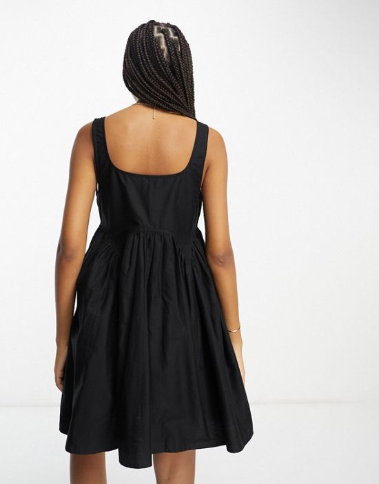 https://images.asos-media.com/products/asos-design-square-neck-mini-smock-sundress-in-black/204103421-4?$n_550w$&wid=550&fit=constrain