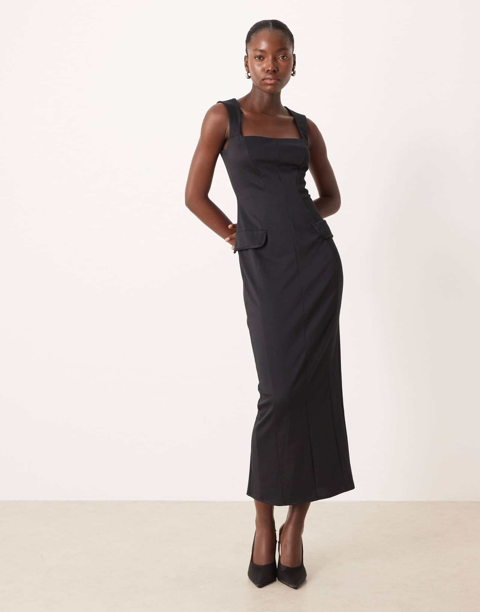 Черное миди-платье для работы с квадратным вырезом и швами ASOS DESIGN