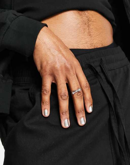 ASOS DESIGN – Srebrny pierścionek ze wzorem w kształcie piercingu, 4 z 4