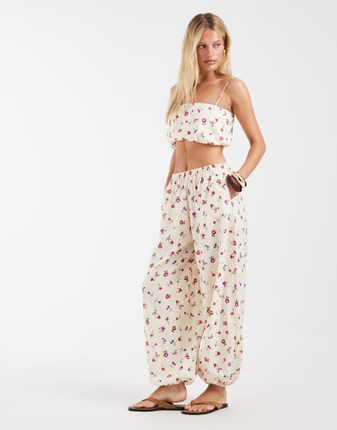 ASOS DESIGN - Sæt med top med boblesnit og småblomstret print - view 1