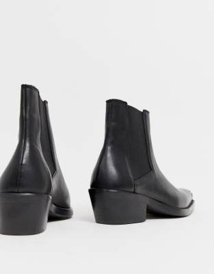 stacked heel chelsea boot