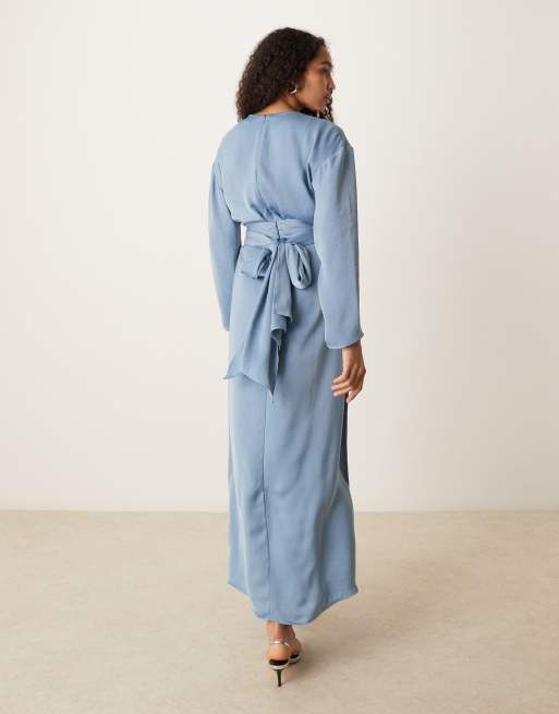 ASOS DESIGN – Stålblå maxiklänning i satin med knytning baktill, 3 av 4