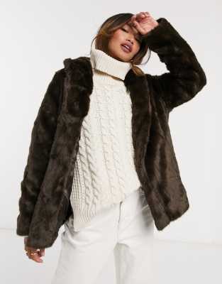 brown fur collar