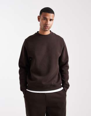 standard fit crew neck sweatshirt in dark brown